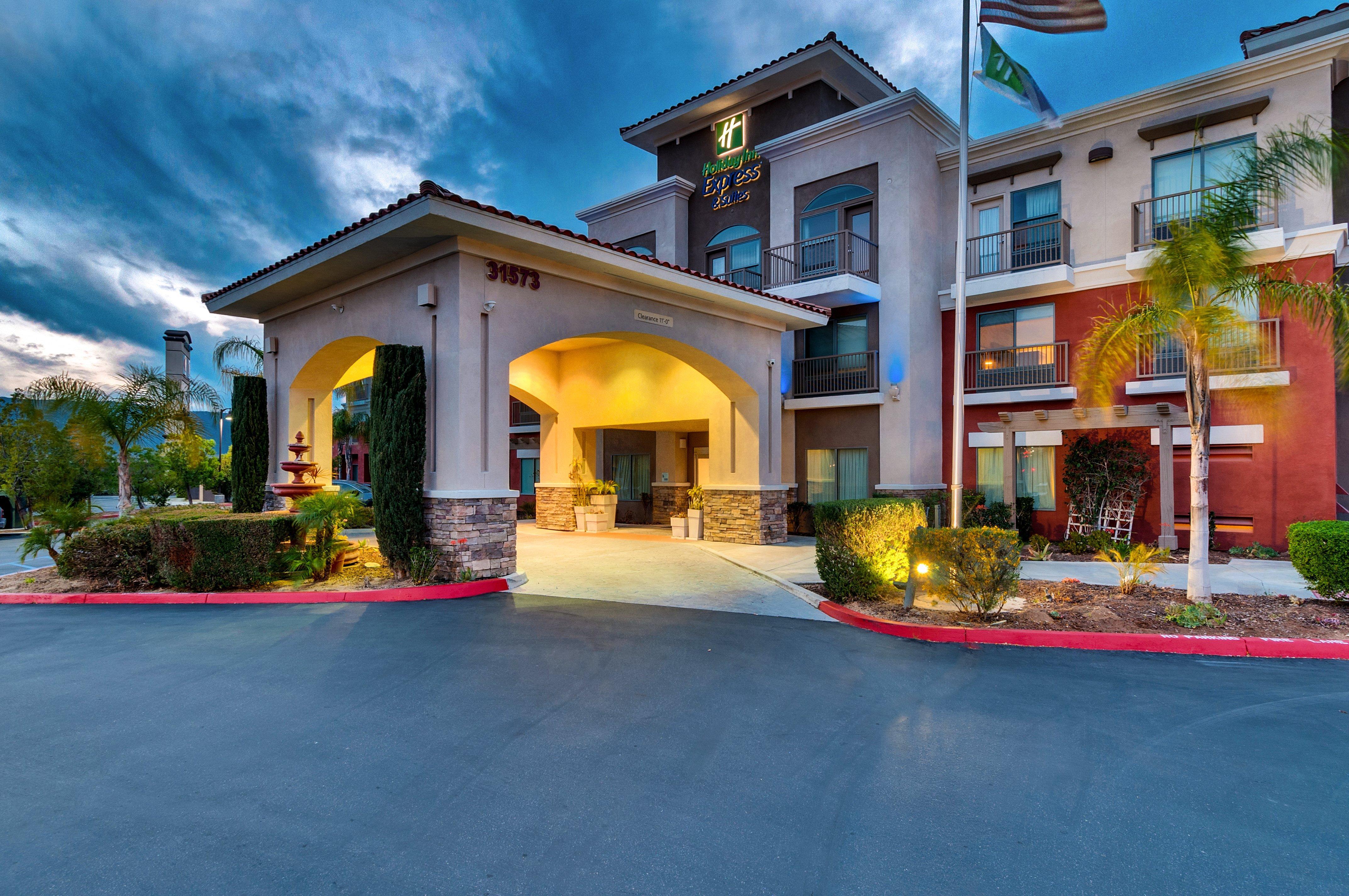Holiday Inn Express Hotel & Suites Lake Elsinore By Ihg Exterior foto