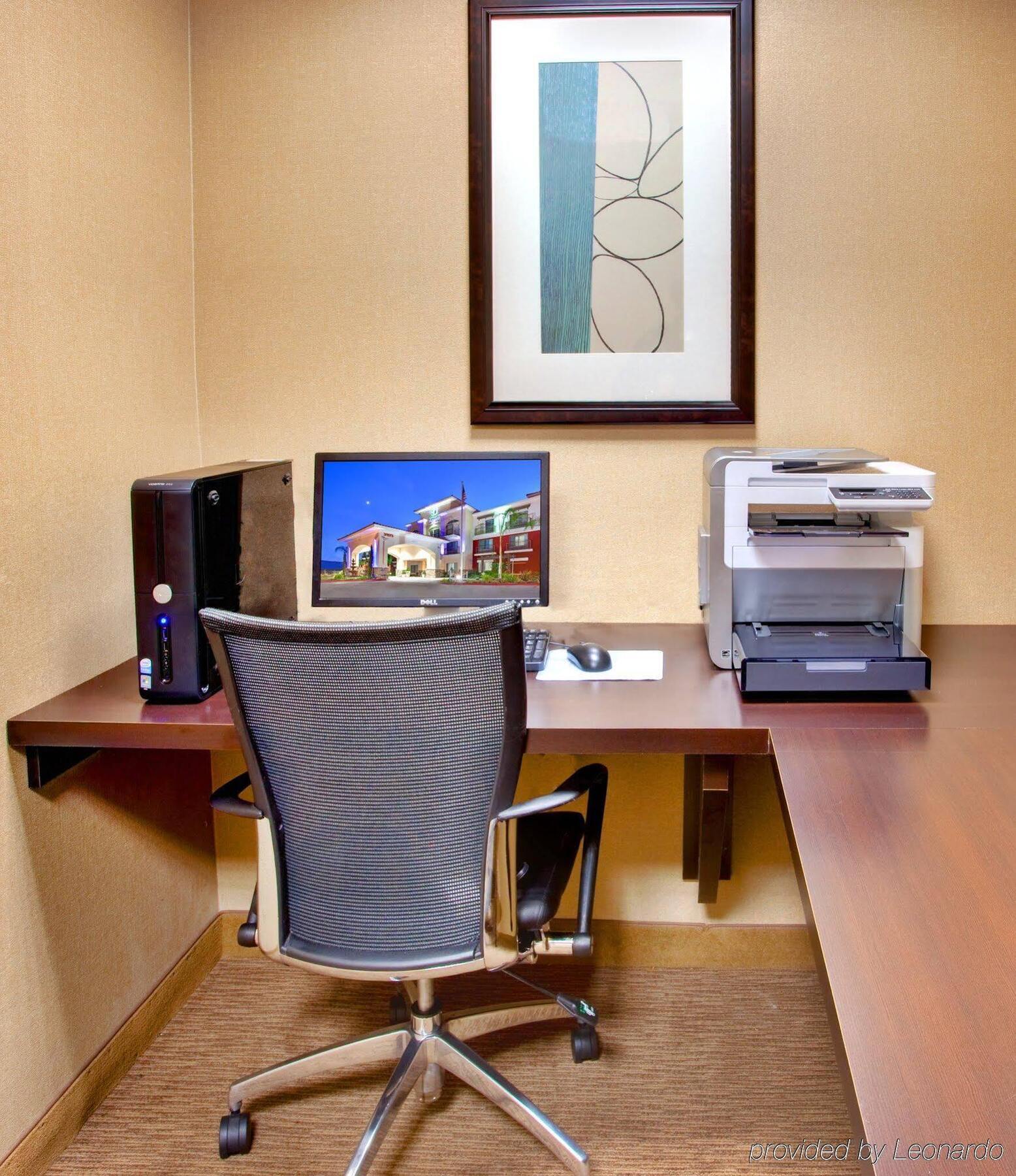Holiday Inn Express Hotel & Suites Lake Elsinore By Ihg Exterior foto